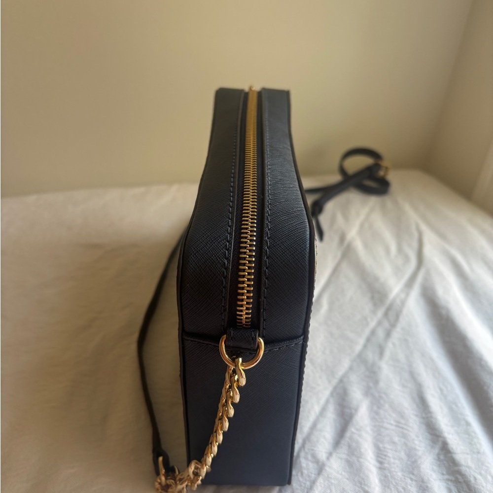 Michael Kors Dark Blue Crossbody Bag with Gold Chain - Picture 5 of 9